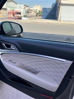 جنسس G70